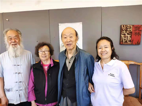 胡西铭、吴凤珍，文化交流协会会长