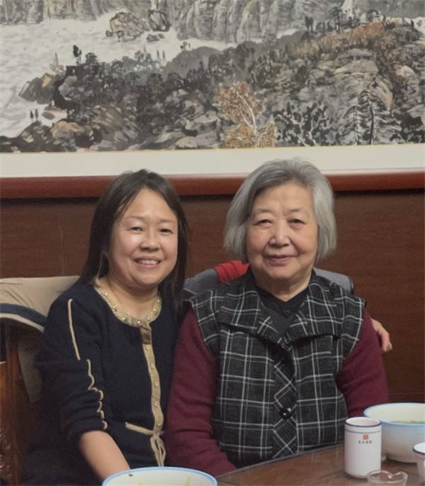 胡蓉和钟明善夫人周桂娥女士​