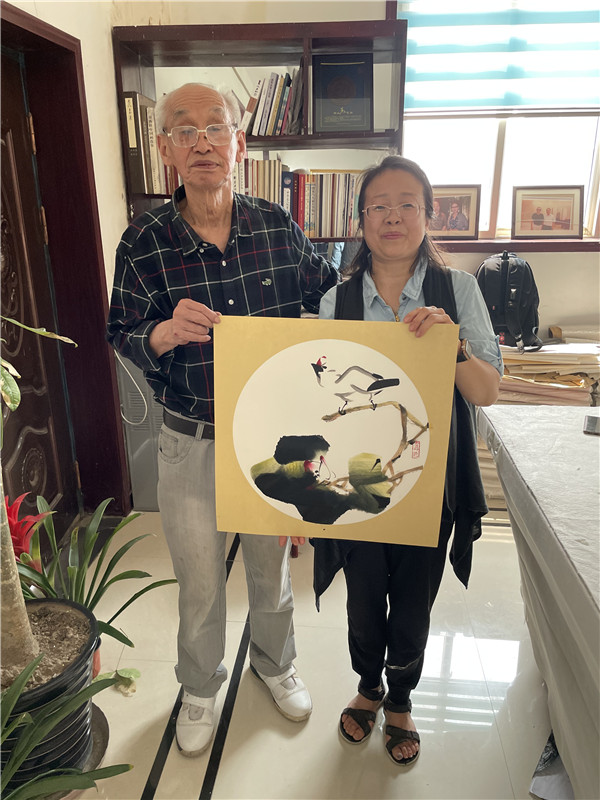 胡蓉和花鸟画家张雪丹老师​合影