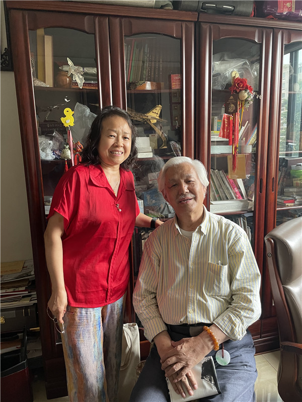 胡蓉和篆刻家方胜老师​合影
